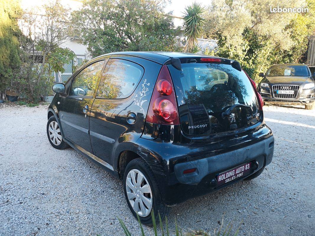 PEUGEOT 107