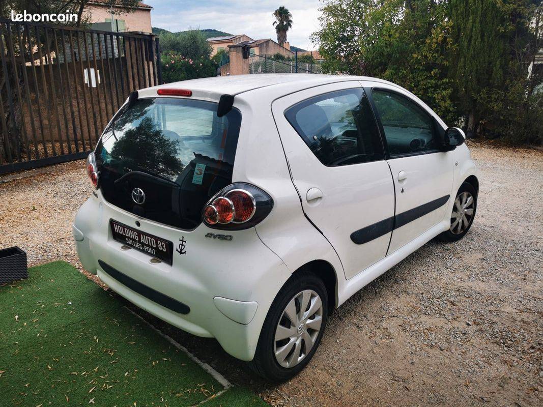 TOYOTA AYGO