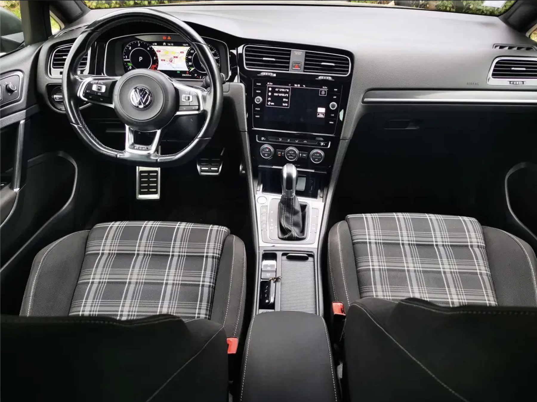 VOLKSWAGEN GOLF VII